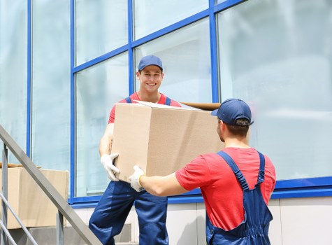 Flexible storage solutions for commercial moves in Ealing